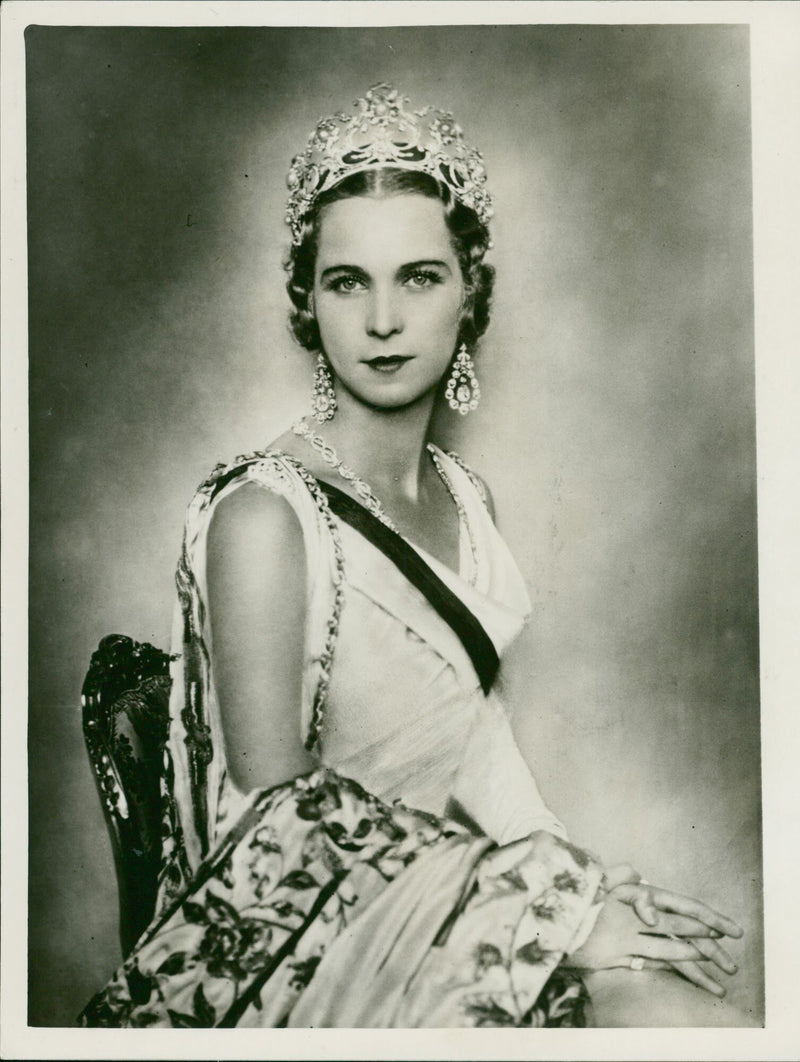 King imberto and queen maria jose: - Vintage Photograph