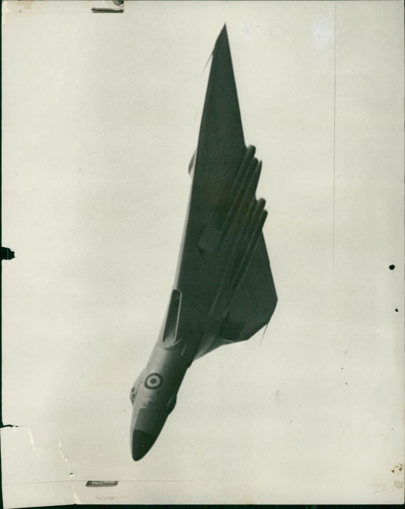 Avro Vulcan Strategic bomber. - Vintage Photograph