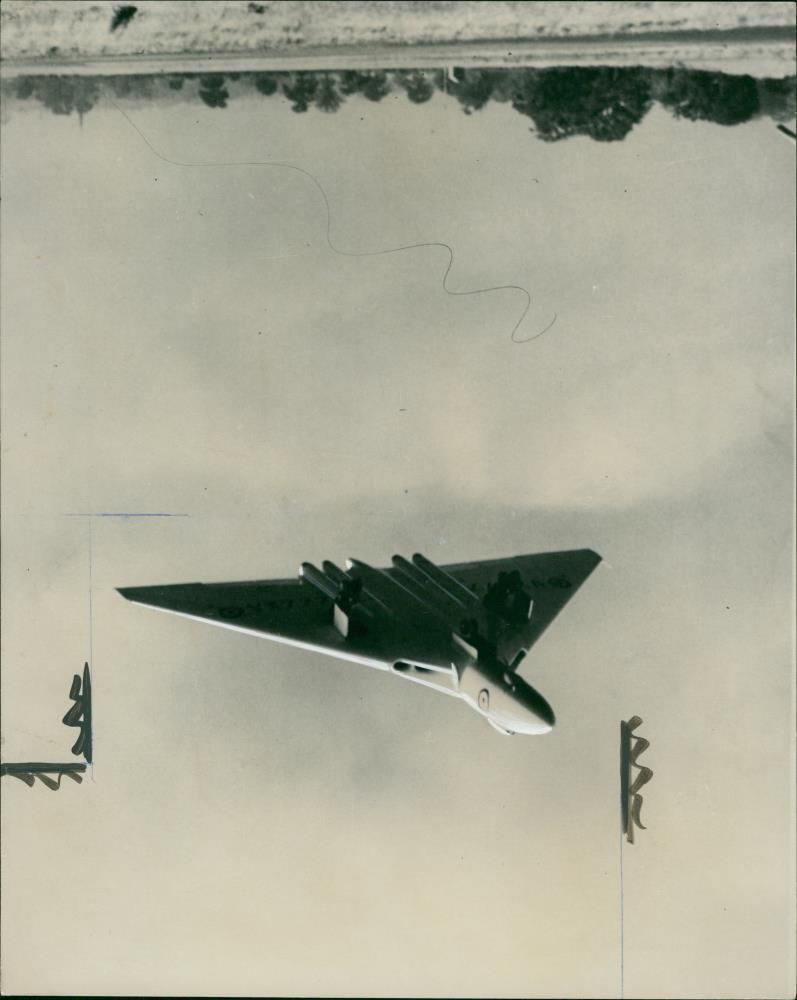 Avro Vulcan Strategic bomber. - Vintage Photograph