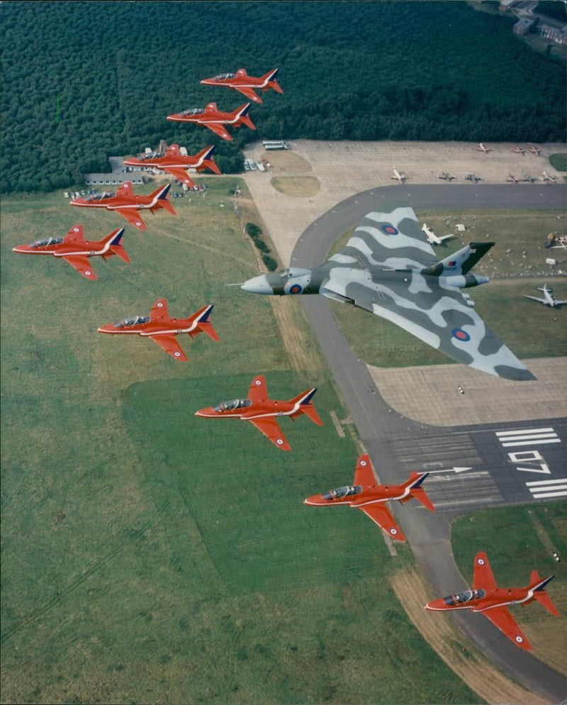 Avro Vulcan Strategic bomber. - Vintage Photograph