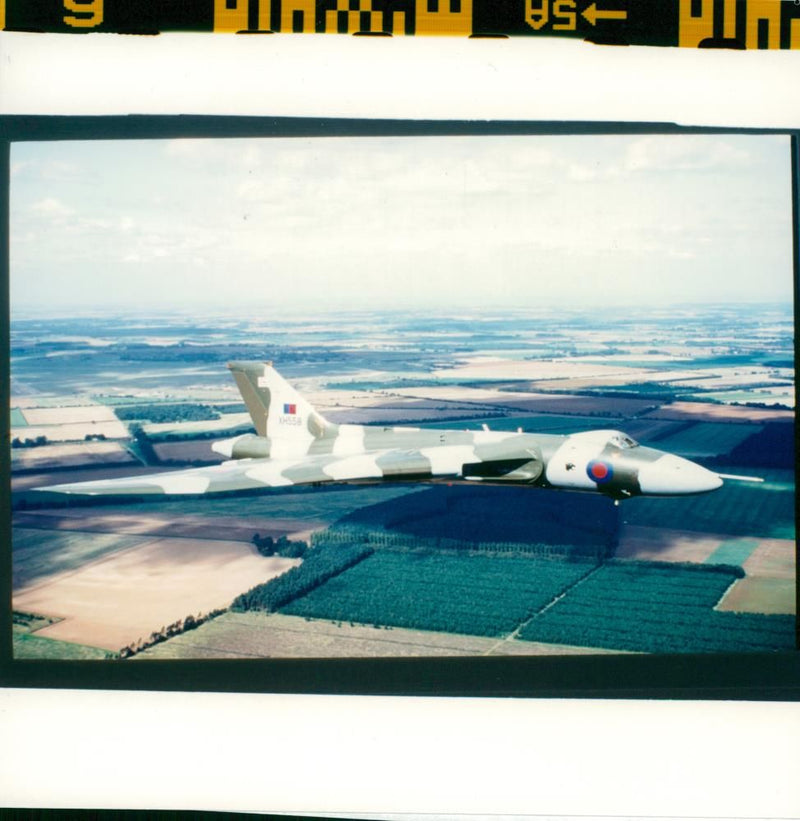 Avro Vulcan Strategic bomber. - Vintage Photograph