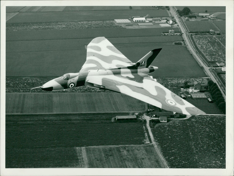 Avro Vulcan Strategic bomber. - Vintage Photograph