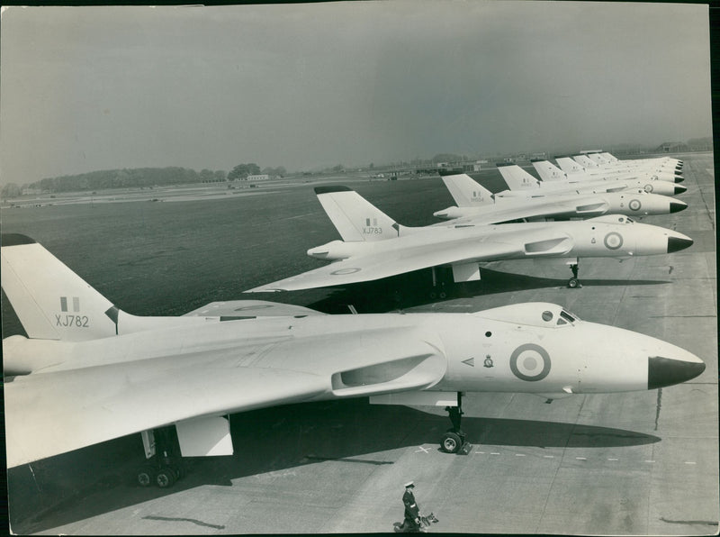 Avro Vulcan Strategic bomber. - Vintage Photograph