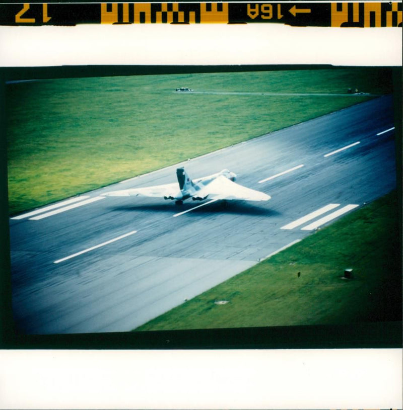 Avro Vulcan Strategic bomber. - Vintage Photograph