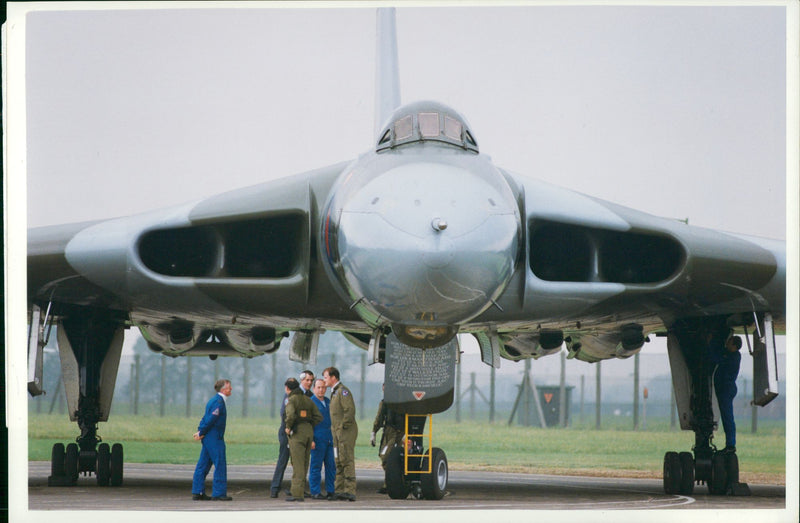 Avro Vulcan Strategic bomber. - Vintage Photograph