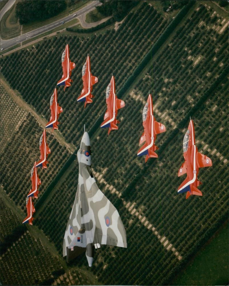 Avro Vulcan Strategic bomber. - Vintage Photograph