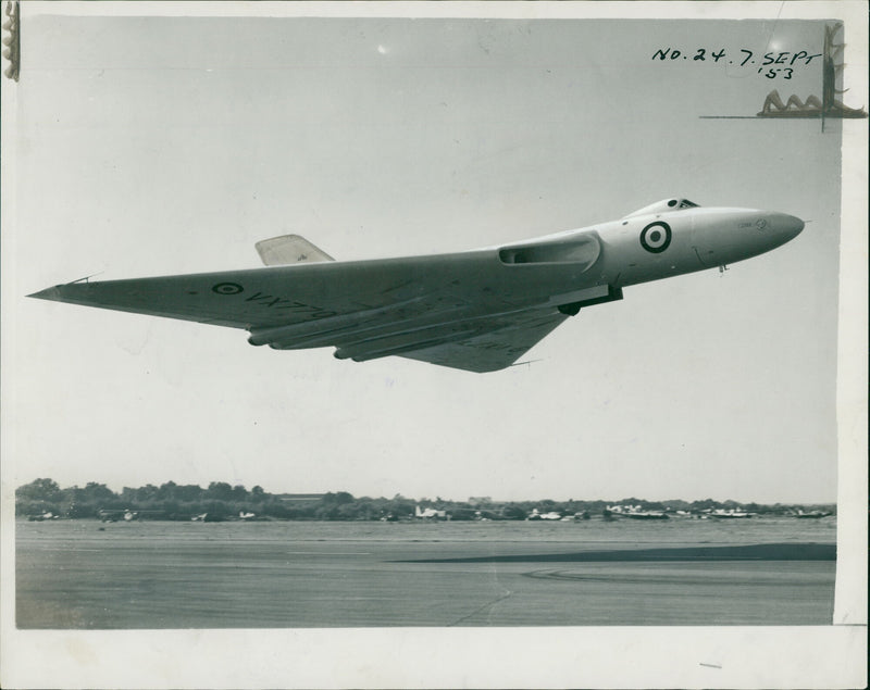 Avro Vulcan Strategic bomber. - Vintage Photograph
