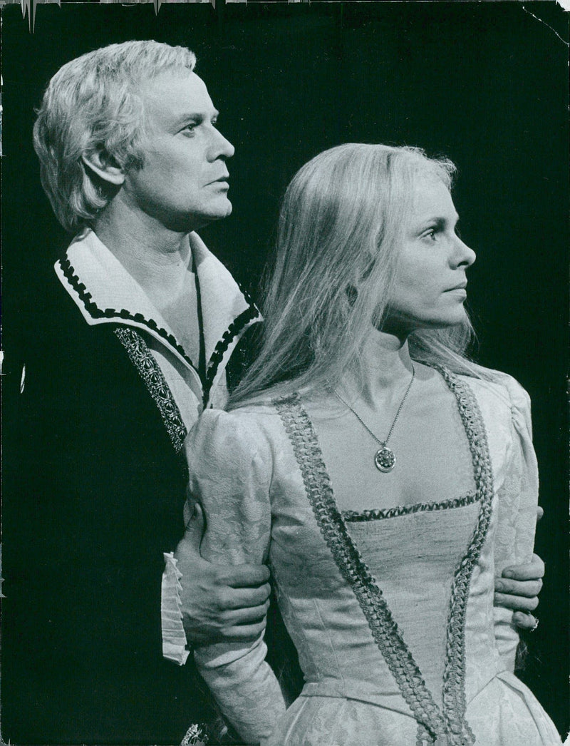 Jan Malmsjö och Marie Göransson, "Hamlet" på Dramaten. - Vintage Photograph