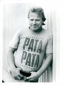 1990 EVISTASIS OTHE ESSPHOTO TELEPHOTO PICA DESK ADHA DISCLO LEIF JANSSON DUKE - Vintage Photograph