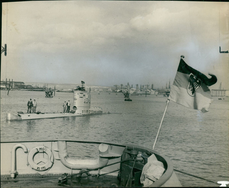 Submarine: Hect - Vintage Photograph