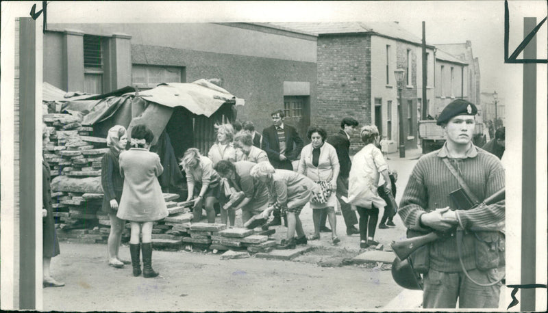 Troops in ireland colins choice. - Vintage Photograph