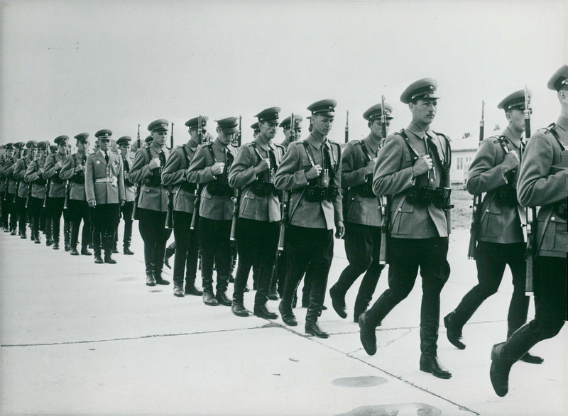 Yugoslav People's Army. - Vintage Photograph