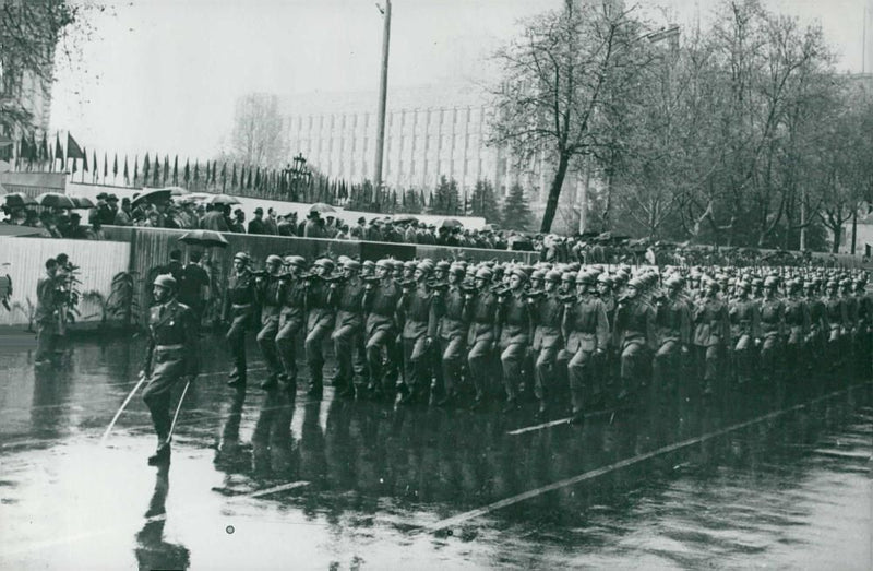 Yugoslav People's Army. - Vintage Photograph