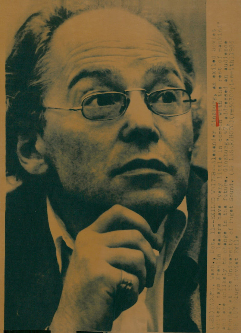 1983 TACOMA WASH EXILED WRITER ALEXANDER GINZBURE EXPERIENCED SOVIET - Vintage Photograph