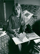 BUT ALLALDERSBOCKER PARTLY ANIMALS HER DEPICTS BOOKS YOUNG - Vintage Photograph