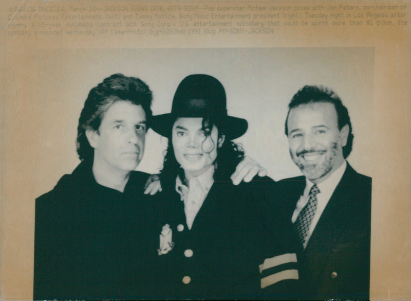 1992 MICHAEL JACKSON MUSIC PRESIDENT PETER - Vintage Photograph