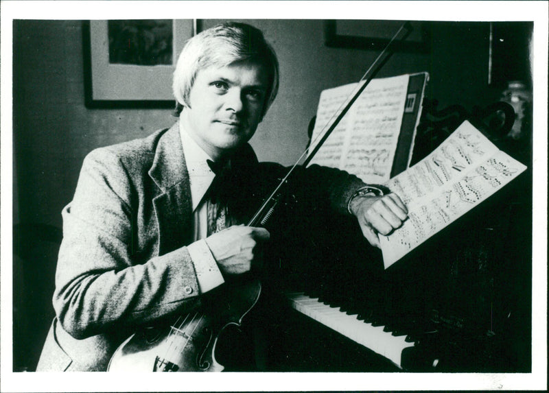 Ralph Holmes Musical artist - Vintage Photograph