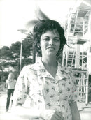 DETINUE MATHIEU TELEVISE UNE ANI AFAS BID TRRES KEYSTONE TEL MIREILL CANNES - Vintage Photograph