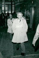 BEAST BECAME BUT COURTROOM ACQUAINTED OPEN BEAR PUBLISHED WRITER - Vintage Photograph