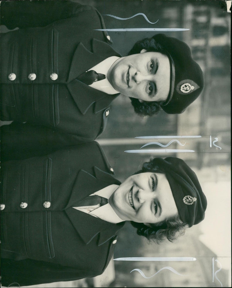 W.R.A.C: Members of W.R.A.C - Vintage Photograph