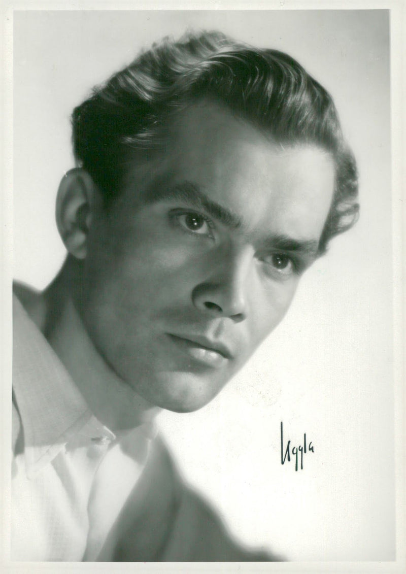 The Swedish actor Birger Malmsten (1920-1991) photographed by Studio Uggla