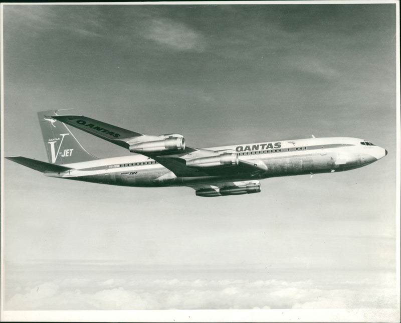 Boeing 707 Jet airliner. - Vintage Photograph