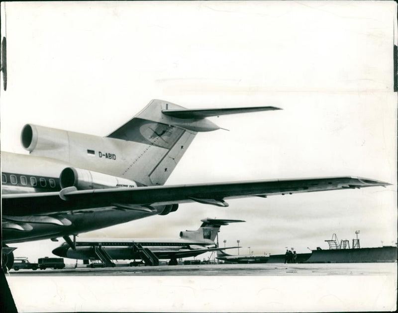 Boeing 727 - Vintage Photograph