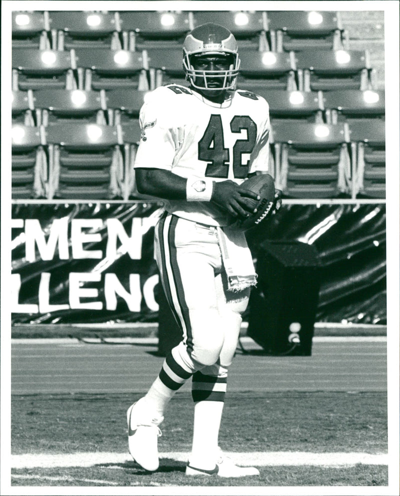 American football player Keith Byars, Philadelphia Eagles - Vintage Photograph