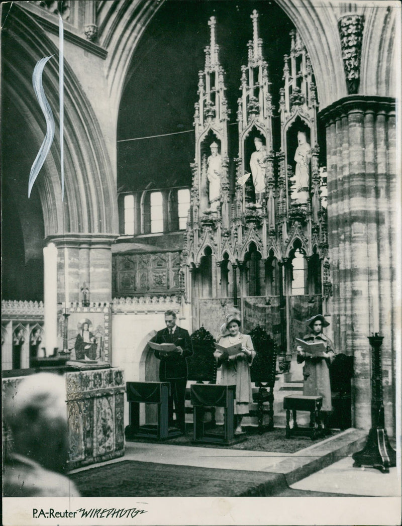 Elizabeth II - Vintage Photograph