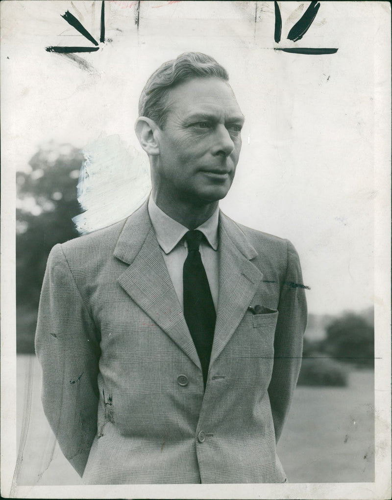 Elizabeth II - Vintage Photograph