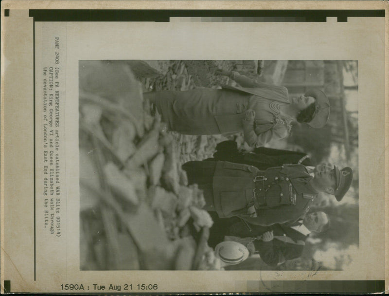 Elizabeth II - Vintage Photograph