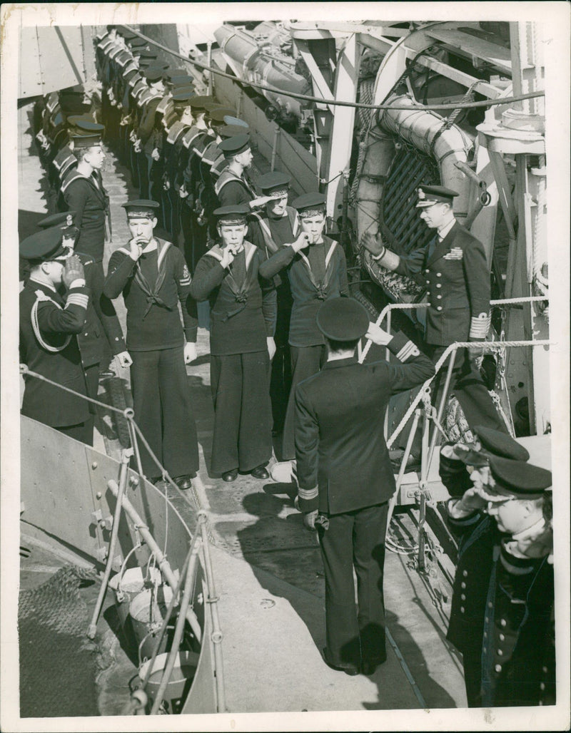 Elizabeth II - Vintage Photograph