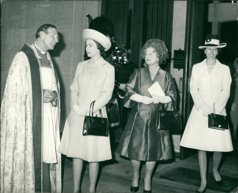 Elizabeth II - Vintage Photograph