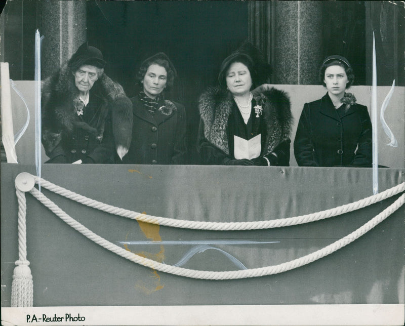 Elizabeth II with princess margaret - Vintage Photograph