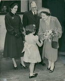 Queen Elizabeth The Queen Mother WITH cAROLINE wEdderburn. - Vintage Photograph