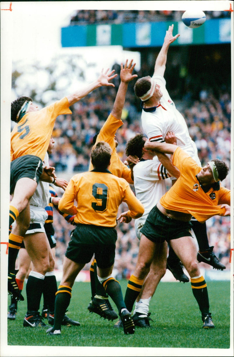 mike teague lifting paul ackford out of range - Vintage Photograph