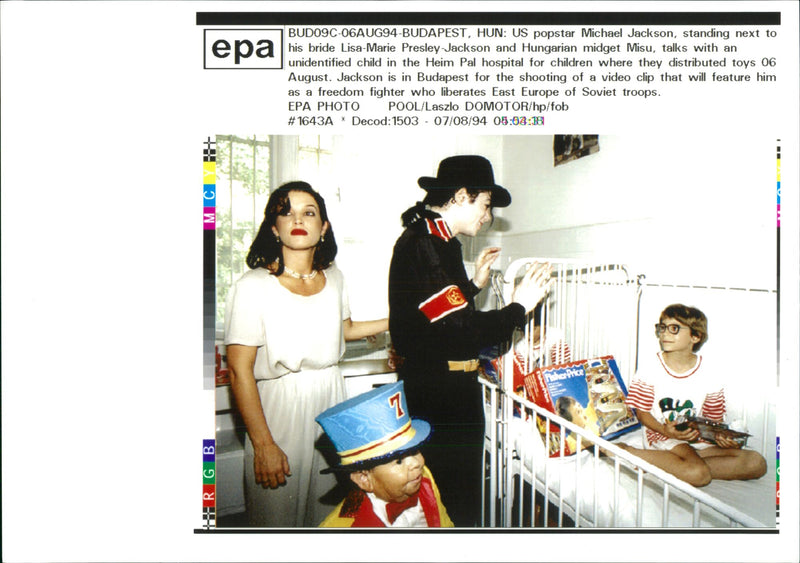 Michael Jackson and his wife Lisa Marie Jackson. - Vintage Photograph