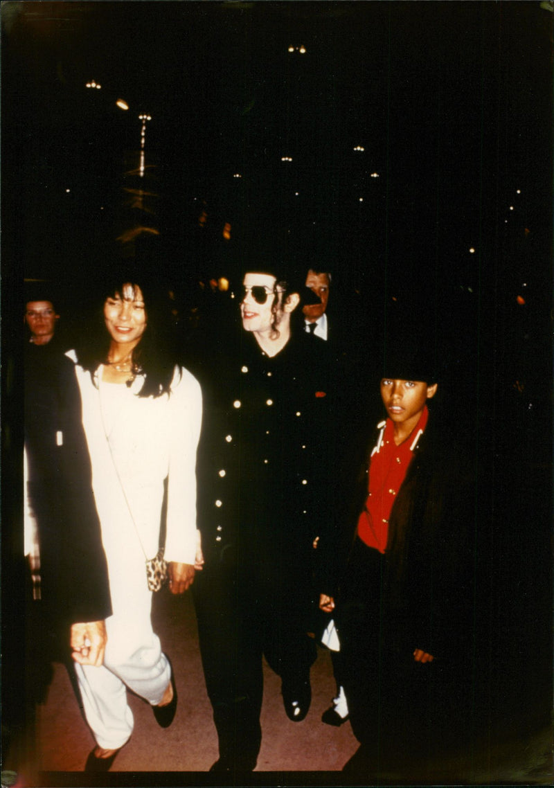 Scwarty Family - Vintage Photograph