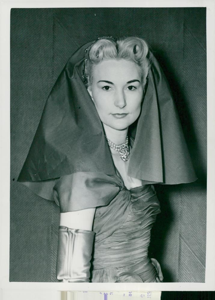 Queen Elizabeth II's Crown Procession 1953. - Vintage Photograph