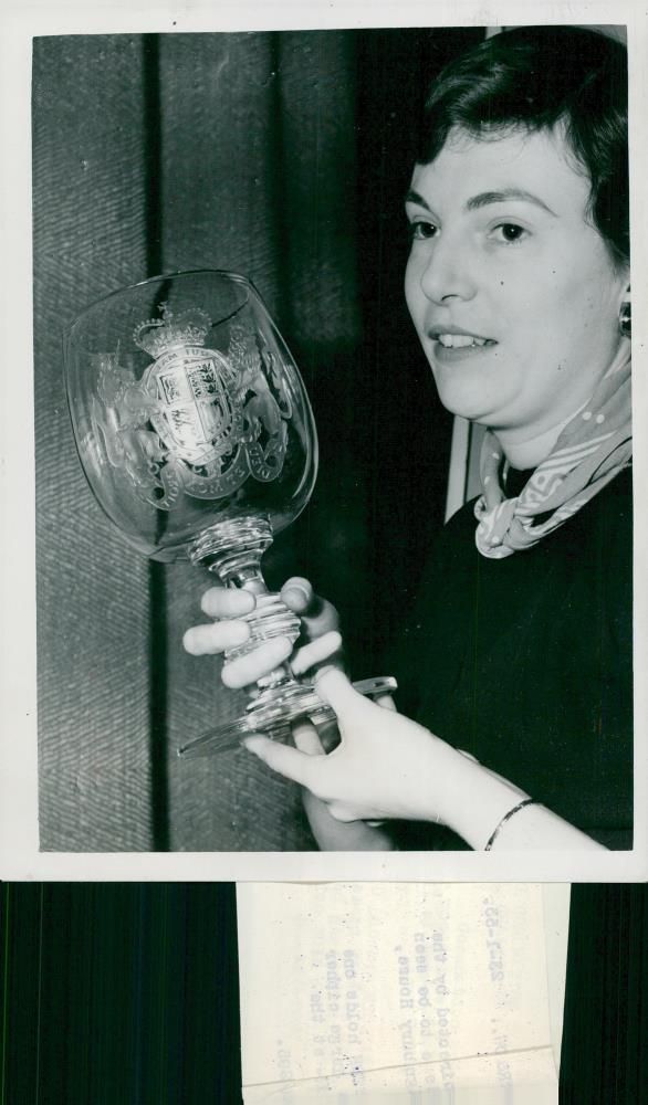 Queen Elizabeth II's Crown Procession 1953. Queen Elizabeth's Crown Souvenirs. - Vintage Photograph