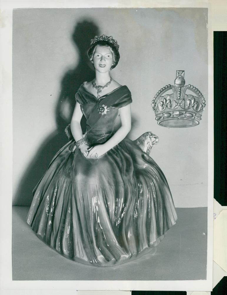 Queen Elizabeth II's Crown Procession 1953. Queen Elizabeth's Crown Souvenirs. - Vintage Photograph