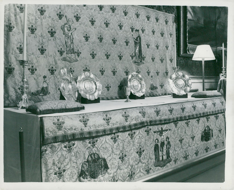 Queen Elizabeth II's Crown Procession 1953. England's Crown Souvenirs. - Vintage Photograph