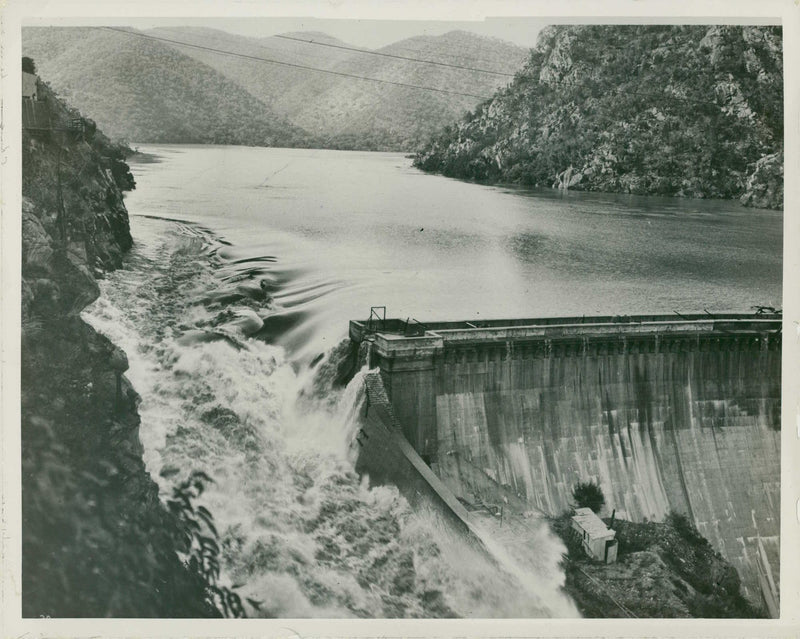 Burrinjuck Dam Australia - Vintage Photograph