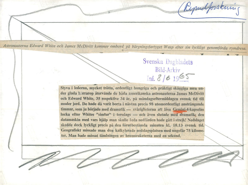 The astronauts Edward White and James McDivitt are boarding the Wasp saloon - Vintage Photograph