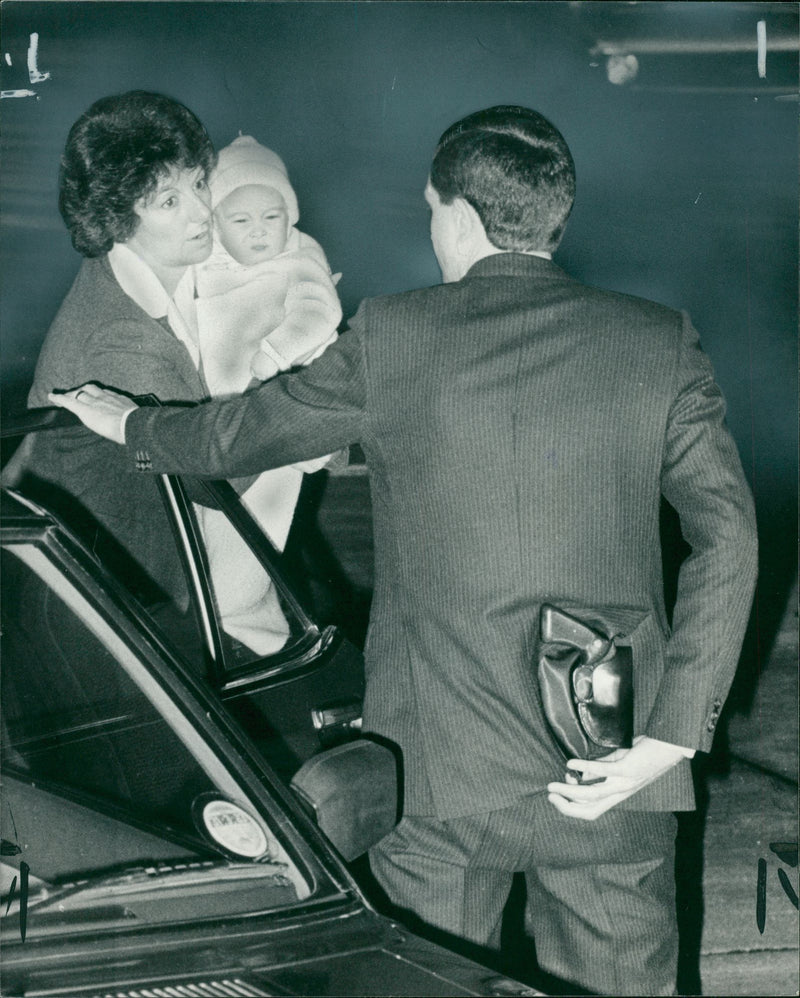 Prince William, Duke of Cambridge with his nanny Barbara Barnes. - Vintage Photograph