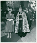 English State Visit 1956. Queen Elizabeth and Cyril Cecil Ryecart - Vintage Photograph