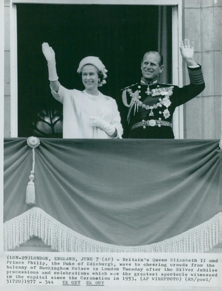 English Queen Elizabeth II during her Silver Jubilee River Progress together with Prince Philip - Vintage Photograph