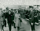 Queen Elizabeth and King Olav. - Vintage Photograph