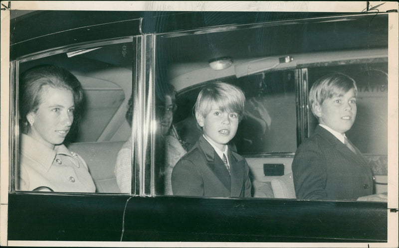 Prince Edward, Queen Elizabeth II, Princess Anne and Prince Andrew. - Vintage Photograph