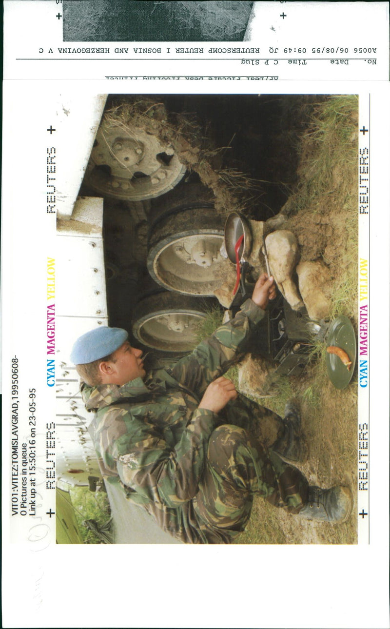 bosnian war british un troops. - Vintage Photograph